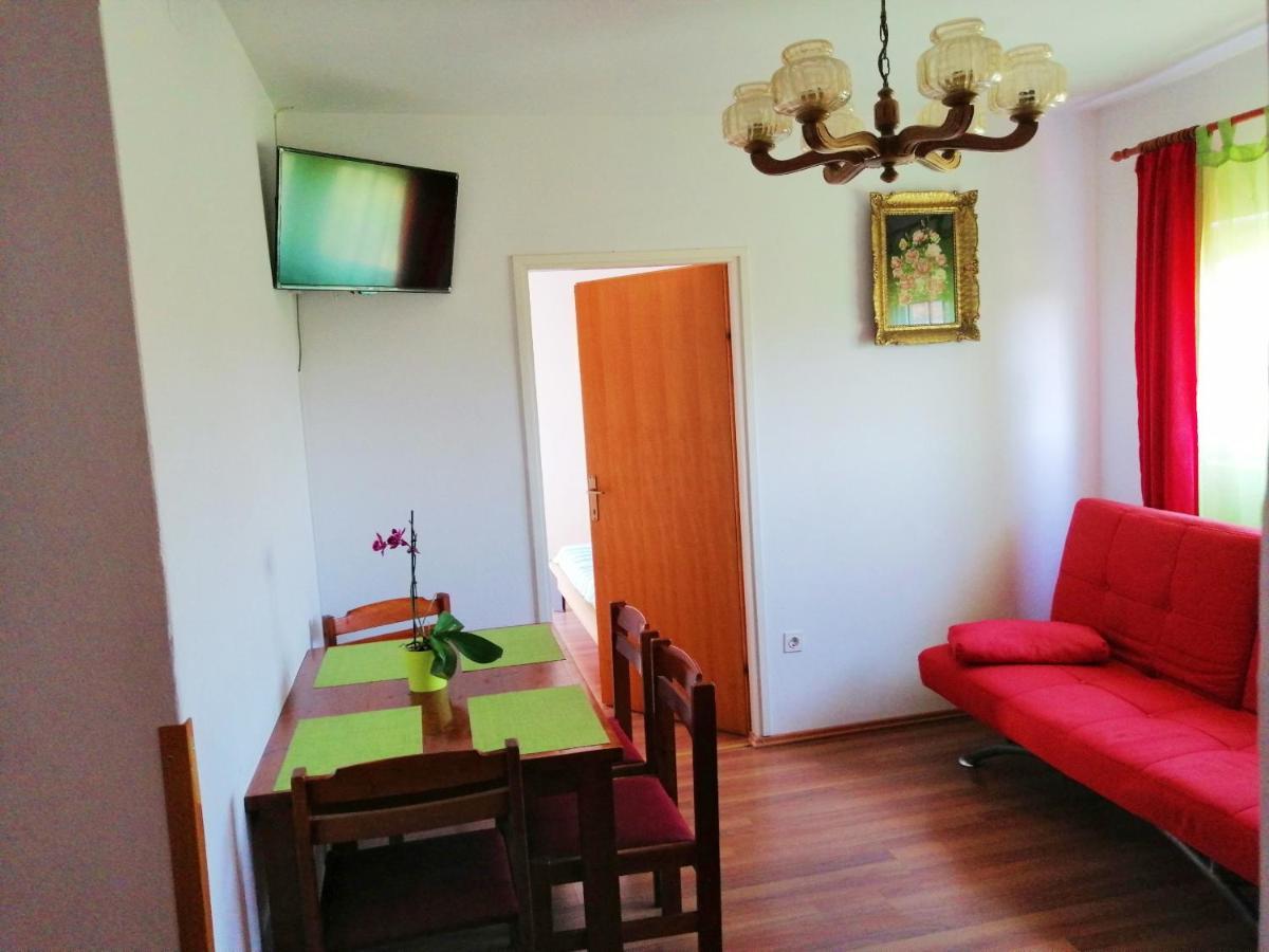 Apartments Brkovic Sukošan エクステリア 写真
