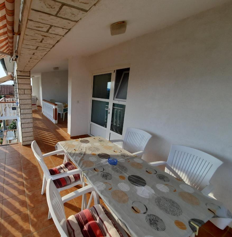 Apartments Brkovic Sukošan エクステリア 写真