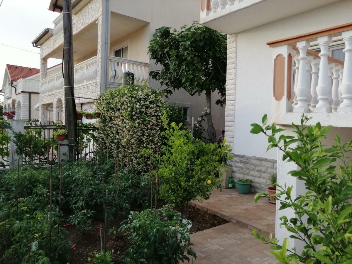 Apartments Brkovic Sukošan エクステリア 写真