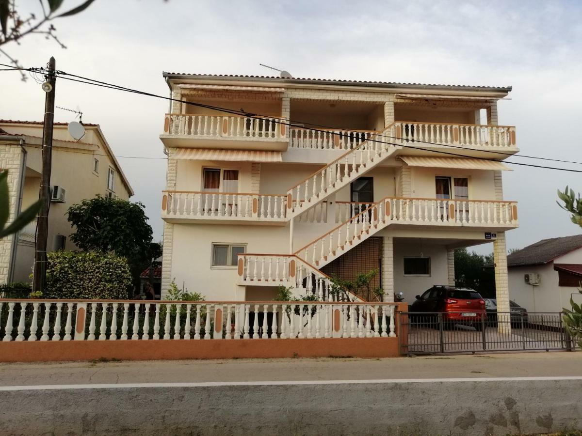 Apartments Brkovic Sukošan エクステリア 写真
